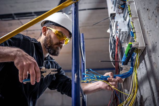 Best Local Electrician Companies  in Middletown, KY